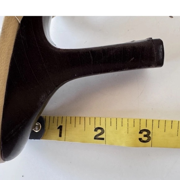 GUCCI Beige Cream Leather Ruffle Straps High Heel Sandals Women’s Size 8 - Picture 10 of 11